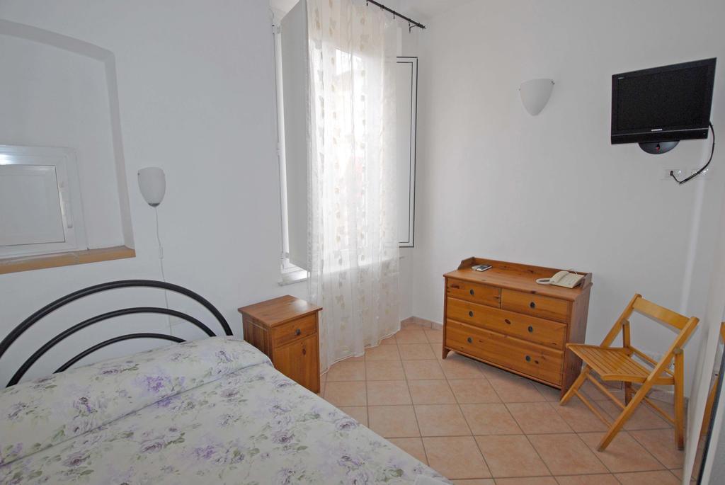 Hotel Luana Виареджо Стая снимка