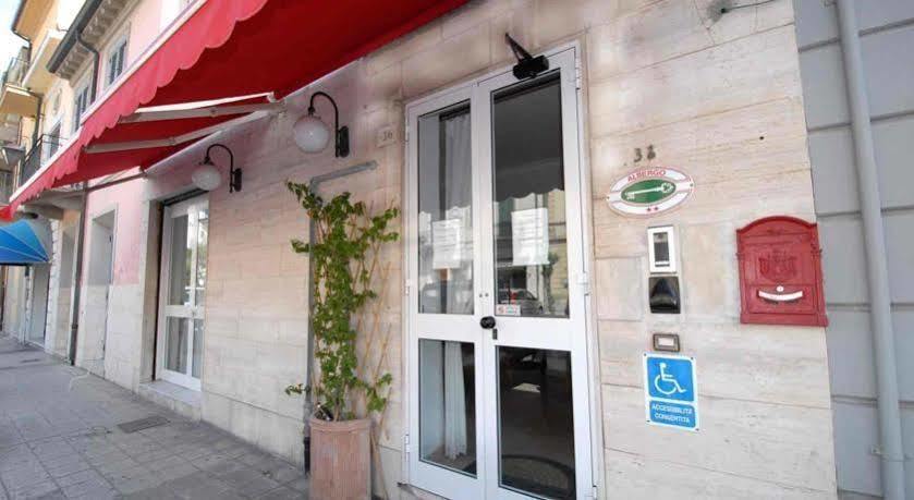 Hotel Luana Виареджо Екстериор снимка